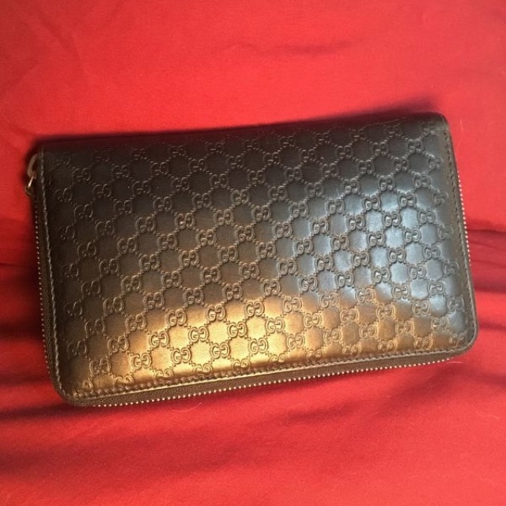 Large Gucci Zip Wallet